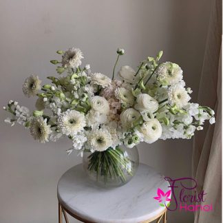 White Flowers Beautiful in glass vase